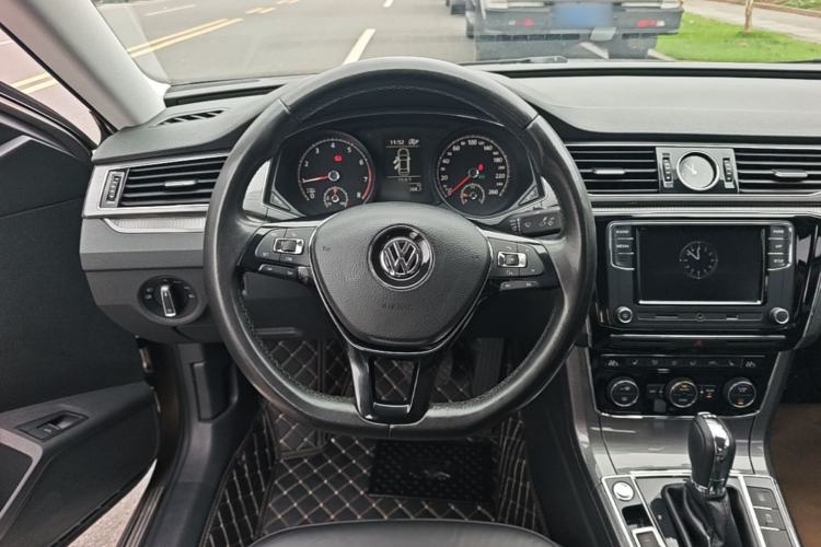 Used Volkswagen Passat 2017 280TSI DSG Luxury Edition Steering Wheel