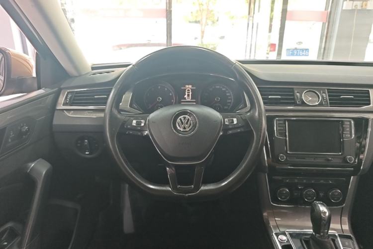 Used Volkswagen Passat 2017 330TSI DSG Luxury Edition Steering Wheel