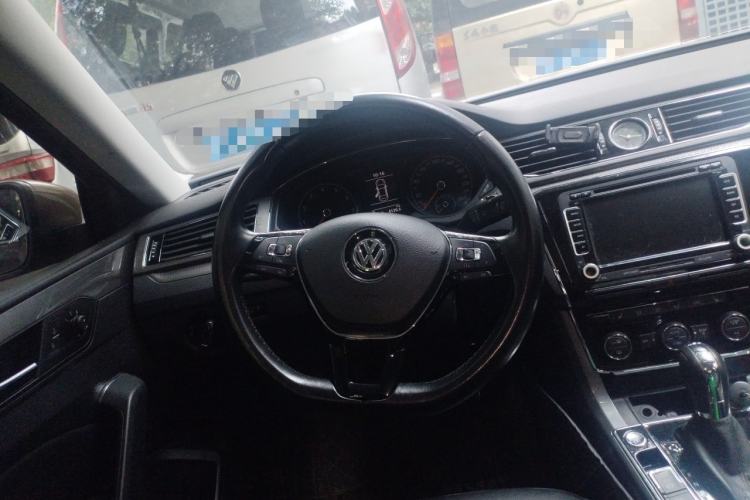 Used Volkswagen Passat 2017 330TSI DSG Luxury Edition Steering Wheel