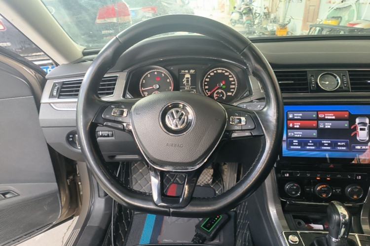 Used Volkswagen Passat 2017 330TSI DSG Luxury Edition Steering Wheel