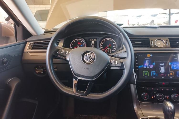Used Volkswagen Passat 2017 330TSI DSG Luxury Edition Steering Wheel