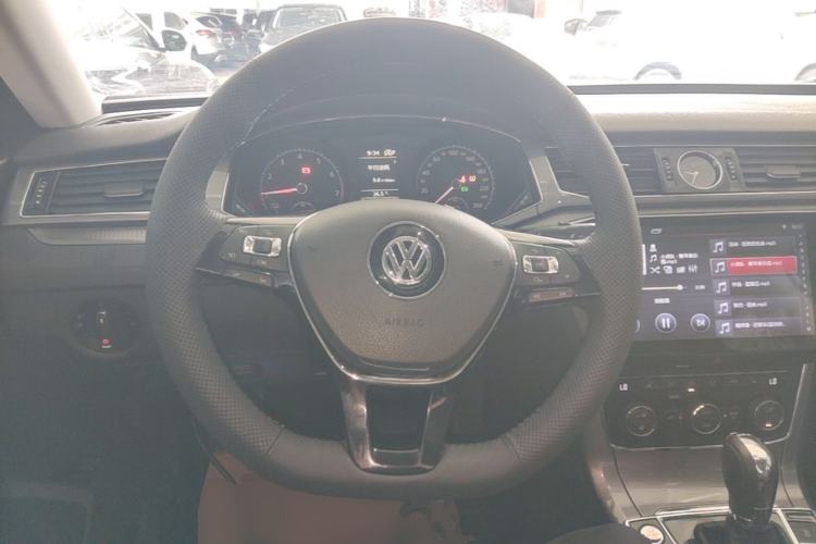 Used Volkswagen Passat 2017 330TSI DSG Luxury Edition Steering Wheel