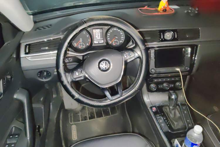 Used Volkswagen Passat 2017 330TSI DSG Luxury Edition Steering Wheel
