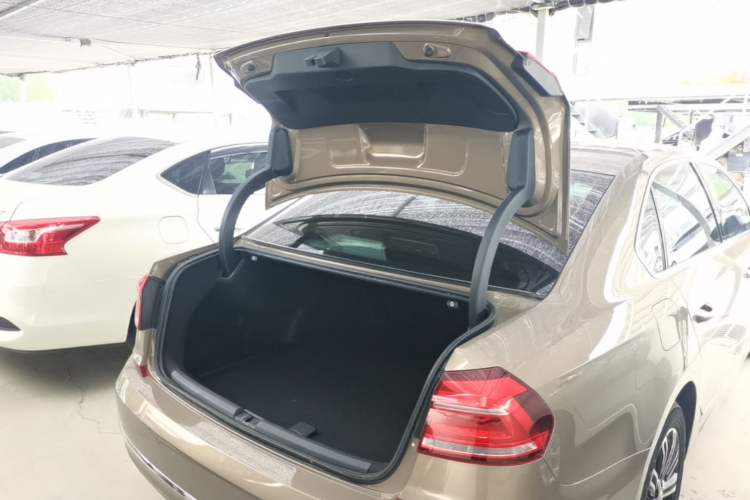 Used Volkswagen Passat 2017 330TSI DSG Prestige Edition Trunk