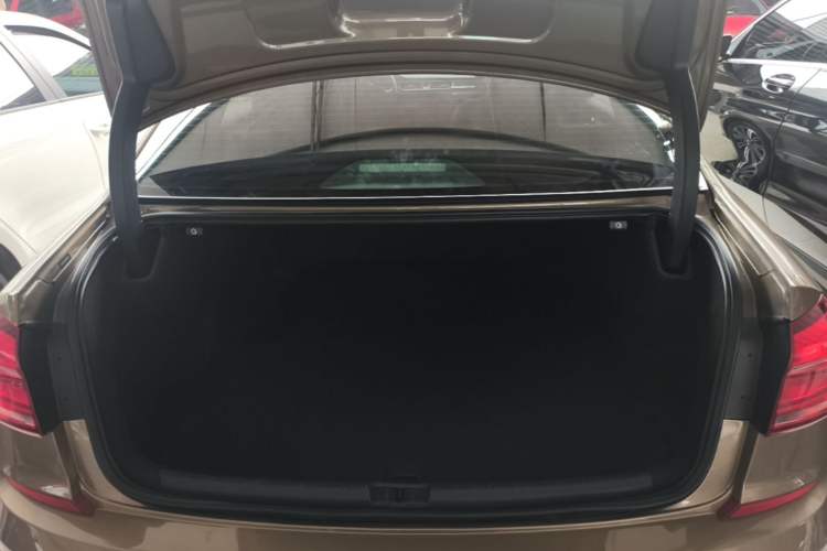 Used Volkswagen Passat 2017 330TSI DSG Prestige Edition Trunk
