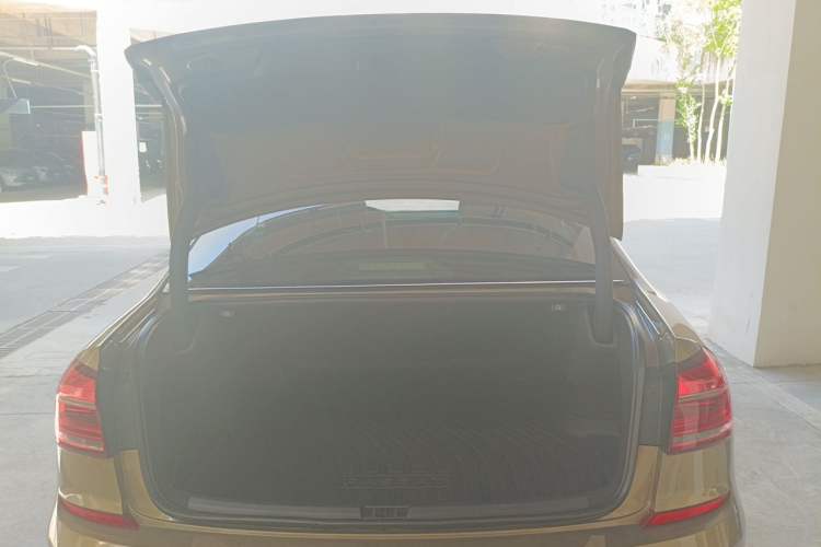 Used Volkswagen Passat 2017 280TSI DSG Luxury Edition Trunk