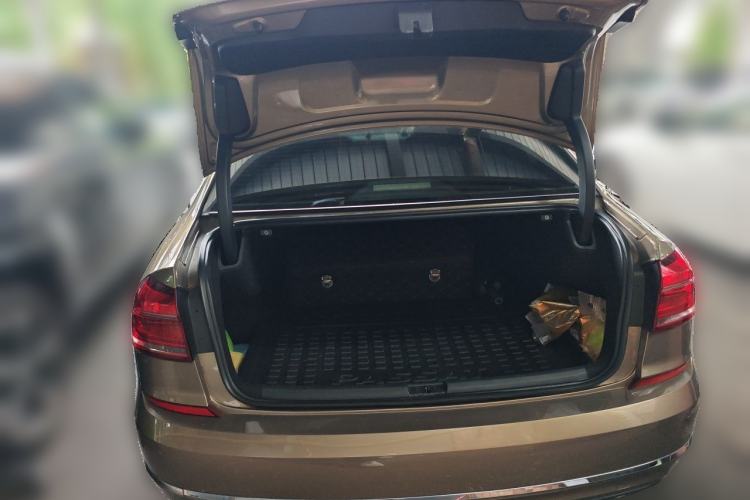 Used Volkswagen Passat 2017 330TSI DSG Prestige Edition Trunk