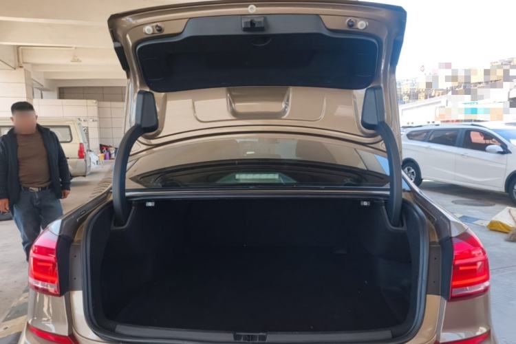 Used Volkswagen Passat 2017 330TSI DSG Luxury Edition Trunk