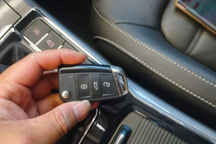 Used Volkswagen Passat 2017 330TSI DSG Luxury Edition Vehicle Key