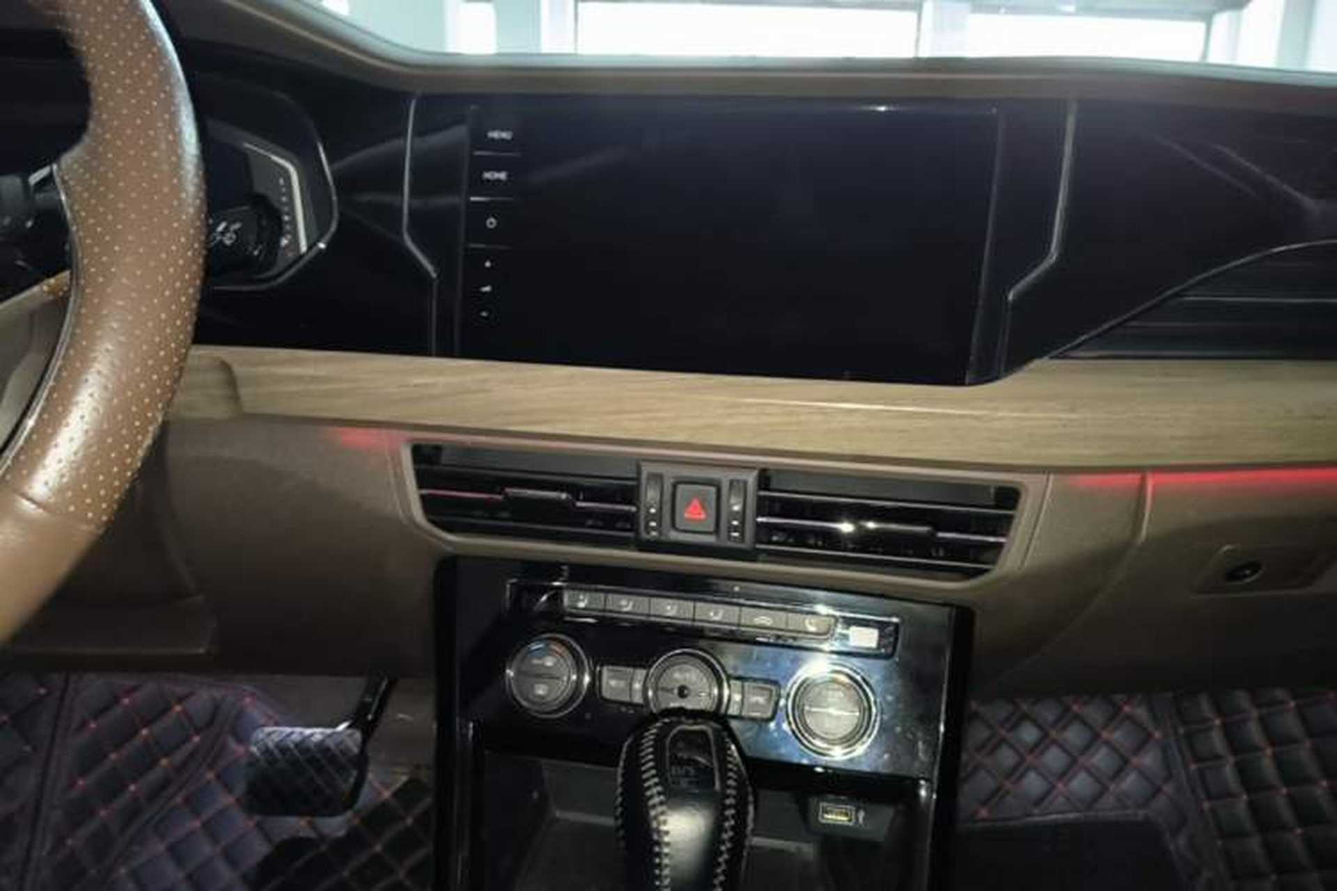 Used Volkswagen Passat 2019 380TSI Prestige Edition China VI Standard Audio And AC Panel