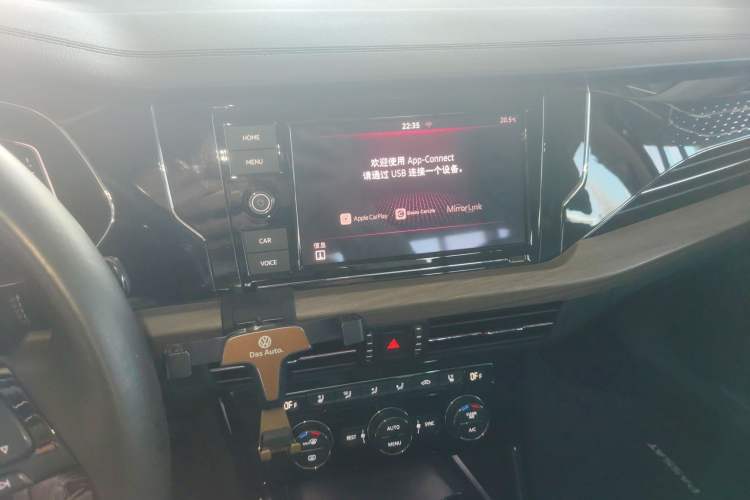 Used Volkswagen Passat 2019 330TSI Luxury Edition China VI Standard Audio And AC Panel