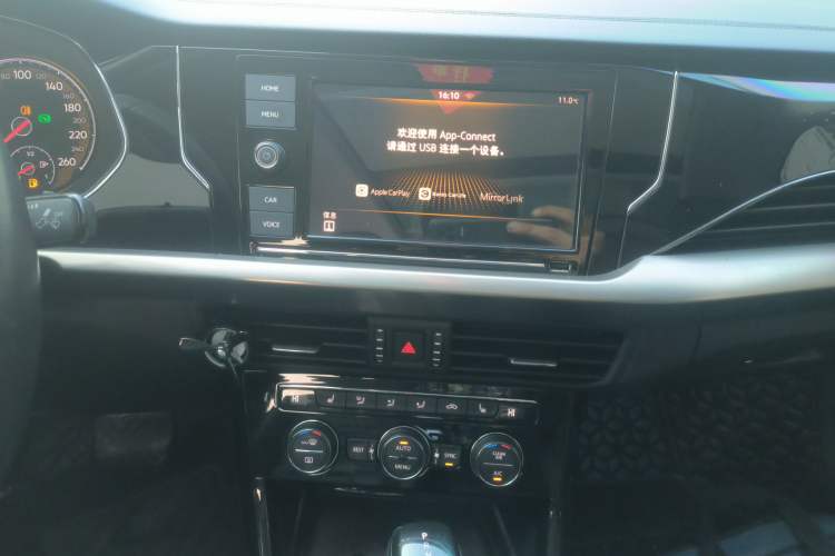 Used Volkswagen Passat 2019 330TSI Elite Edition China VI Audio And AC Panel