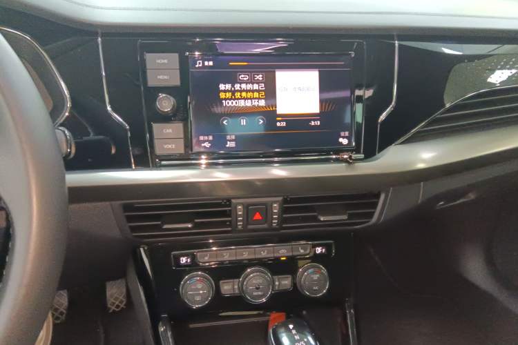 Used Volkswagen Passat 2019 330TSI Elite Edition China VI Audio And AC Panel
