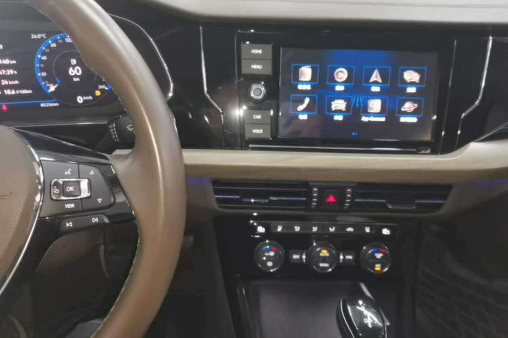 Used Volkswagen Passat 2019 330TSI Luxury Edition China VI Standard Audio And AC Panel
