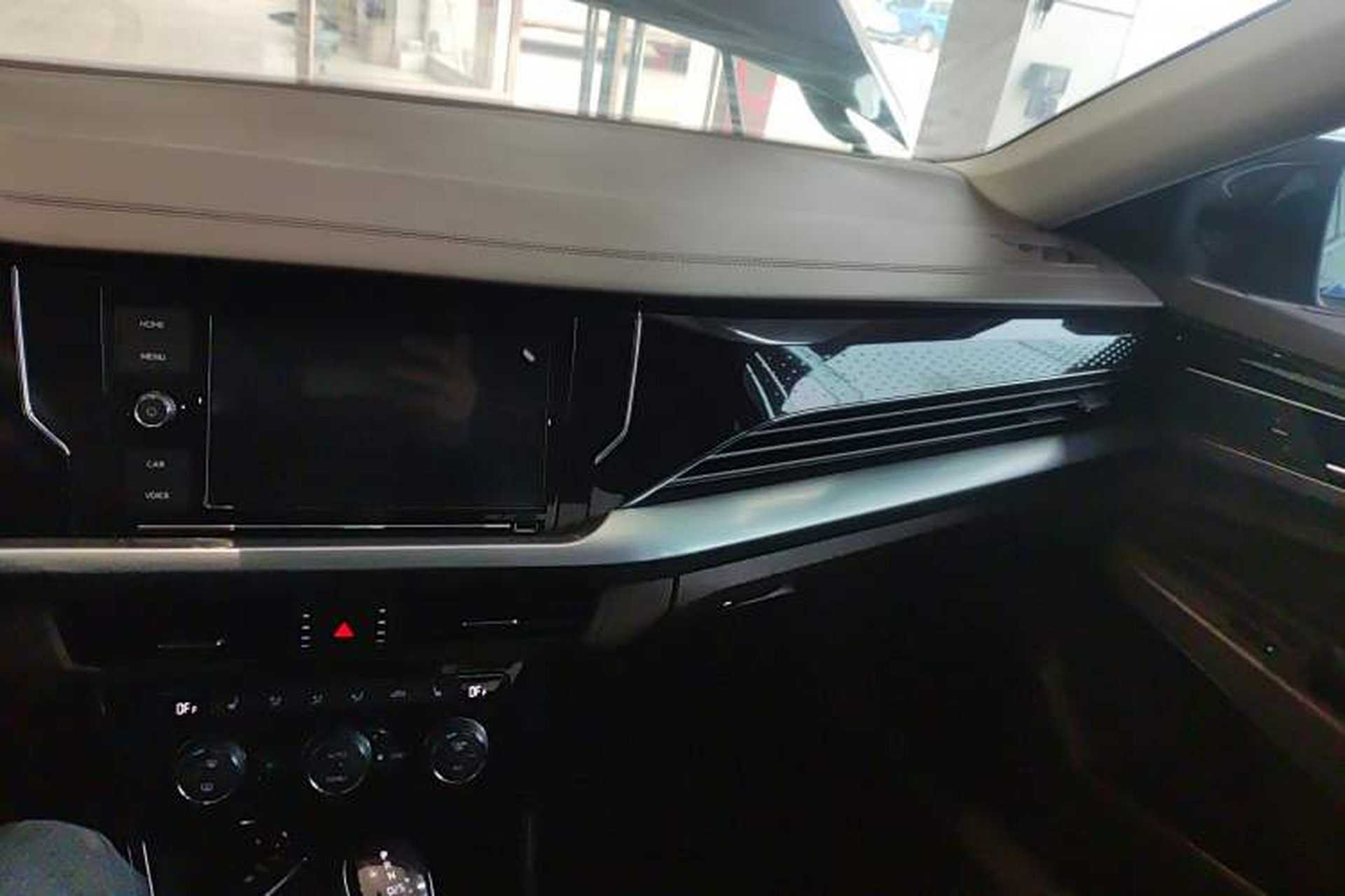 Used Volkswagen Passat 2019 330TSI Elite Edition China V Standard Audio And AC Panel