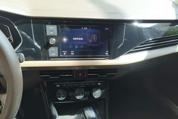 Used Volkswagen Passat 2019 330TSI Luxury Edition China VI Standard Audio And AC Panel
