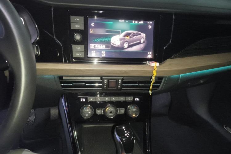 Used Volkswagen Passat 2019 330TSI Luxury Edition China VI Standard Audio And AC Panel
