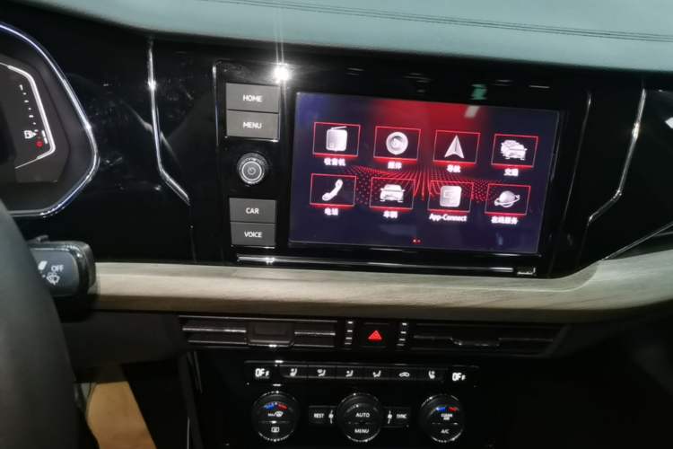 Used Volkswagen Passat 2019 330TSI Luxury Edition China VI Standard Audio And AC Panel