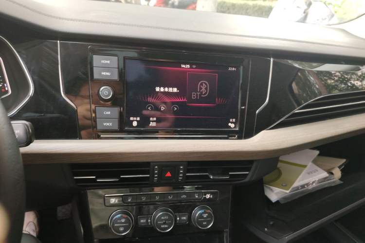Used Volkswagen Passat 2019 330TSI Luxury Edition China VI Standard Audio And AC Panel