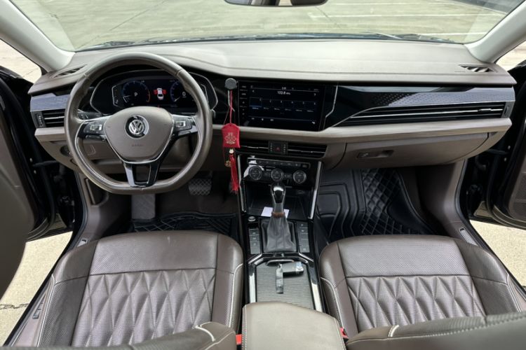 Used Volkswagen Passat 2019 330TSI Prestige Edition China VI Standard Audio And AC Panel