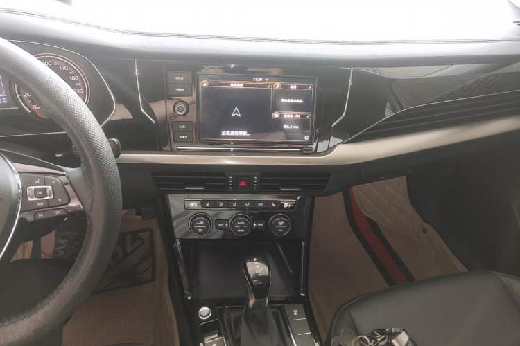 Used Volkswagen Passat 2019 330TSI Elite Edition China VI Audio And AC Panel