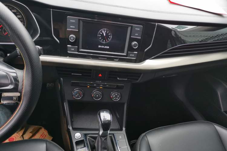 Used Volkswagen Passat 2019 280TSI Business Edition China VI Audio And AC Panel