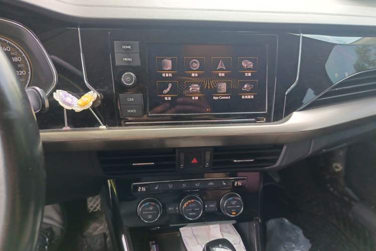 Used Volkswagen Passat 2019 330TSI Elite Edition China VI Audio And AC Panel