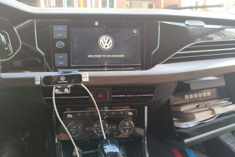 Used Volkswagen Passat 2019 330TSI Luxury Edition China VI Standard Audio And AC Panel