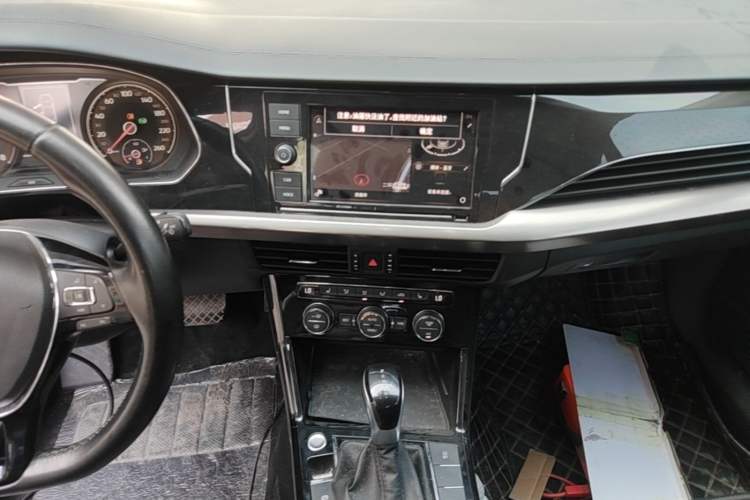 Used Volkswagen Passat 2019 330TSI Elite Edition China V Standard Audio And AC Panel