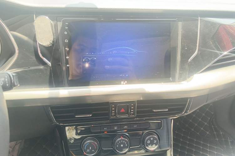 Used Volkswagen Passat 2019 280TSI Business Edition China VI Audio And AC Panel