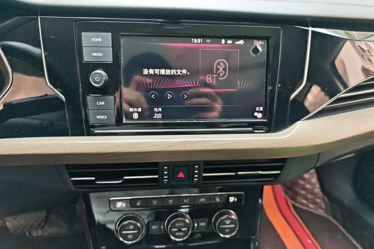 Used Volkswagen Passat 2019 330TSI Luxury Edition China VI Standard Audio And AC Panel