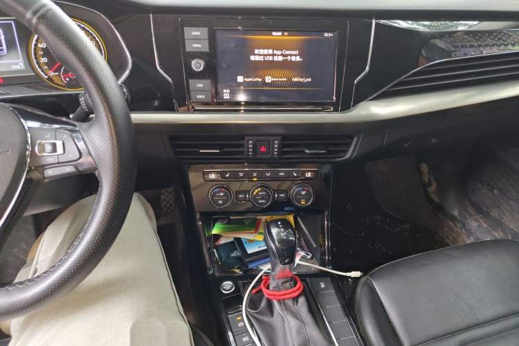 Used Volkswagen Passat 2019 330TSI Elite Edition China VI Audio And AC Panel