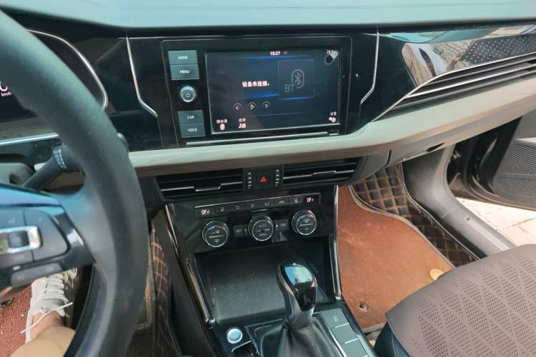 Used Volkswagen Passat 2019 330TSI Luxury Edition China VI Standard Audio And AC Panel