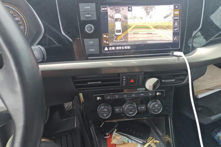 Used Volkswagen Passat 2019 330TSI Elite Edition China VI Audio And AC Panel