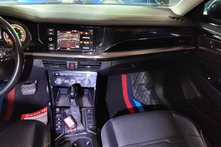 Used Volkswagen Passat 2019 330TSI Elite Edition China VI Audio And AC Panel