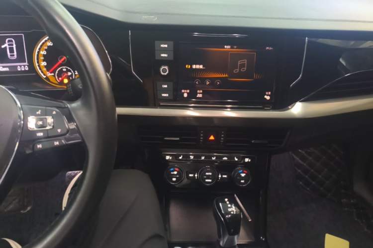 Used Volkswagen Passat 2019 330TSI Elite Edition China VI Audio And AC Panel