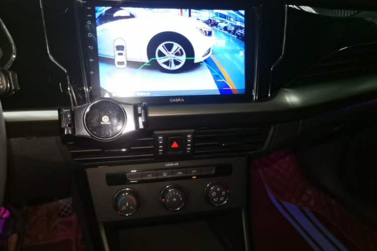 Used Volkswagen Passat 2019 280TSI Business Edition China VI Audio And AC Panel