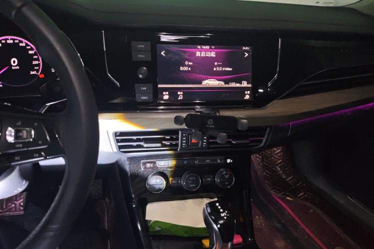 Used Volkswagen Passat 2019 330TSI Luxury Edition China VI Standard Audio And AC Panel
