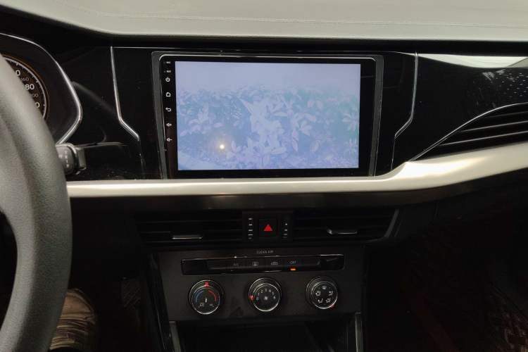 Used Volkswagen Passat 2019 280TSI Business Edition China VI Audio And AC Panel
