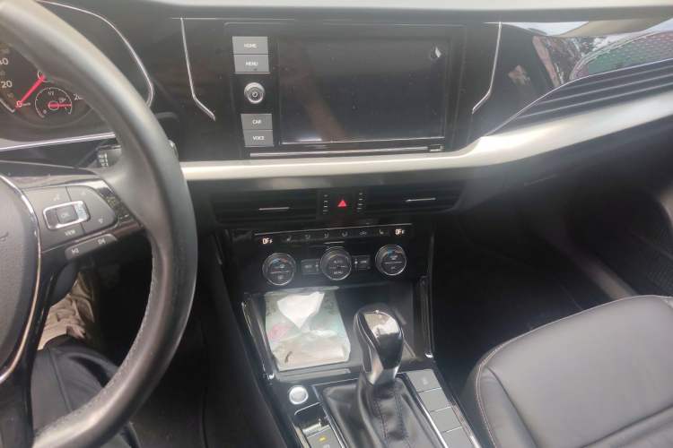 Used Volkswagen Passat 2019 330TSI Elite Edition China VI Audio And AC Panel