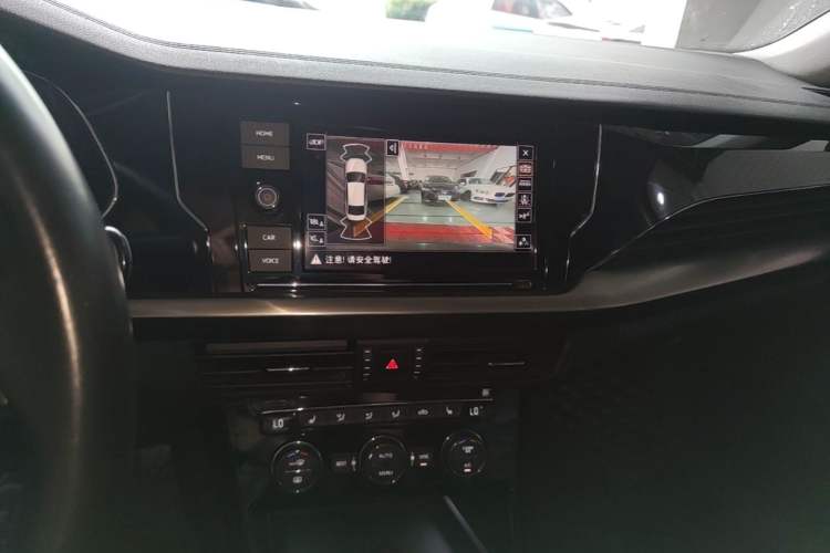 Used Volkswagen Passat 2019 330TSI Elite Edition China VI Audio And AC Panel