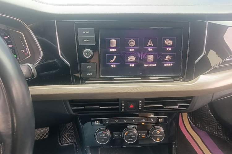 Used Volkswagen Passat 2019 380TSI Luxury Edition China VI Standard Audio And AC Panel