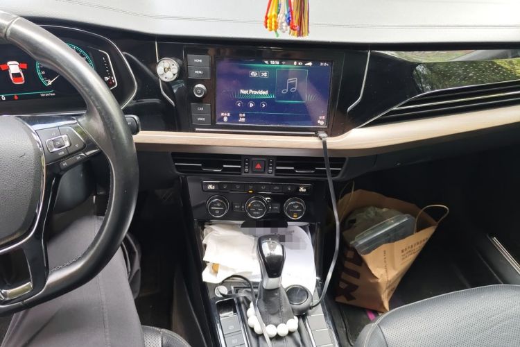 Used Volkswagen Passat 2019 330TSI Luxury Edition China VI Standard Audio And AC Panel