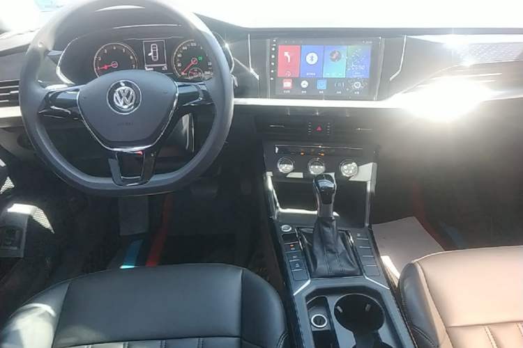 Used Volkswagen Passat 2019 280TSI Business Edition China VI Audio And AC Panel