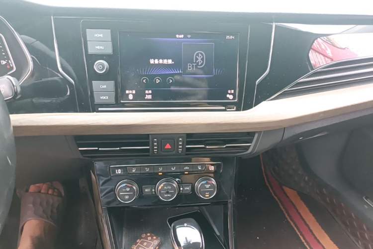 Used Volkswagen Passat 2019 330TSI Luxury Edition China VI Standard Audio And AC Panel