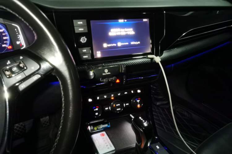 Used Volkswagen Passat 2019 330TSI Luxury Edition China VI Standard Audio And AC Panel