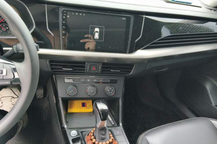Used Volkswagen Passat 2019 280TSI Business Edition China VI Audio And AC Panel