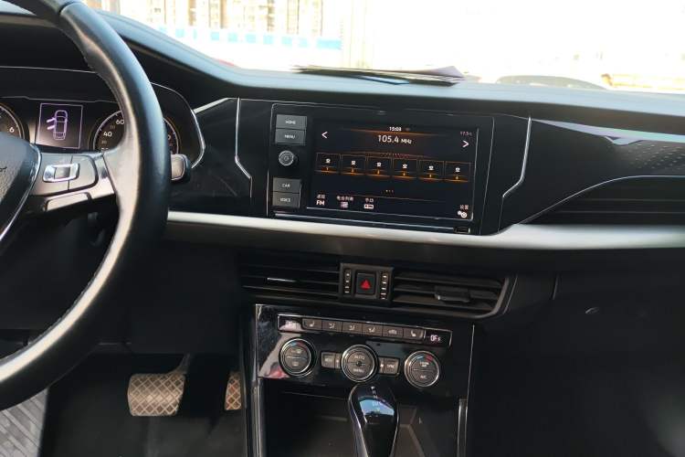 Used Volkswagen Passat 2019 330TSI Elite Edition China VI Audio And AC Panel