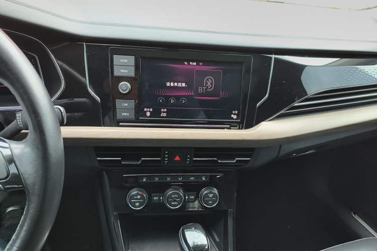 Used Volkswagen Passat 2019 330TSI Luxury Edition China VI Standard Audio And AC Panel