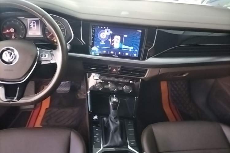 Used Volkswagen Passat 2019 330TSI Elite Edition China VI Audio And AC Panel